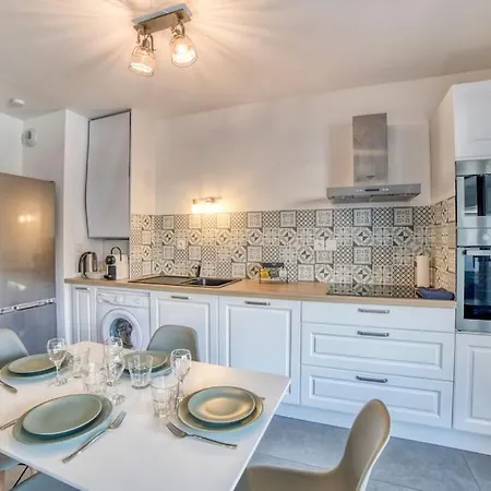Cocon - Gare A 3min-geneve Acces Direct Apartamento *